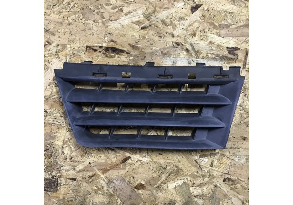 Решітка радіатора ліва Renault Scenic II, 03-06, 8200140329, 7701474779